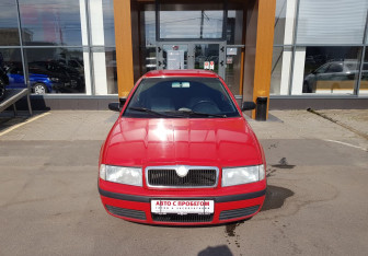 Подержанный автомобиль Skoda Octavia Liftback 2006 года (2 фото)