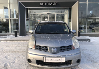 Подержанный автомобиль Nissan Note 2008 года (2 фото)