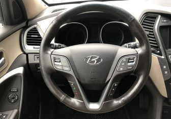 Подержанный автомобиль Hyundai Santa Fe 2014 года (13 фото)
