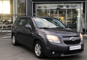 Подержанный автомобиль Chevrolet Orlando 2013 года (3 фото)