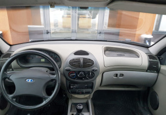 Подержанный автомобиль LADA (ВАЗ) Kalina Sedan 2010 года (11 фото)