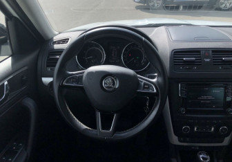 Подержанный автомобиль Skoda Yeti 2016 года (12 фото)