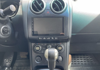 Подержанный автомобиль Nissan Qashqai 2007 года (12 фото)