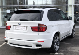 Подержанный автомобиль BMW X5 2008 года (5 фото)