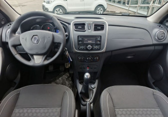 Подержанный автомобиль Renault Logan Sedan 2016 года (15 фото)