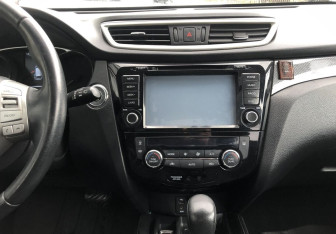 Подержанный автомобиль Nissan X-Trail 2015 года (14 фото)