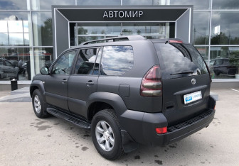 Подержанный автомобиль Toyota Land Cruiser Prado 2008 года (7 фото)