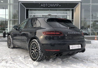 Подержанный автомобиль Porsche Macan 2014 года (7 фото)