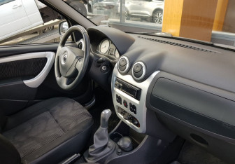Подержанный автомобиль Renault Logan Sedan 2013 года (9 фото)