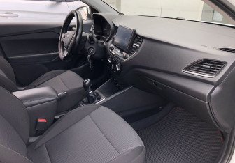 Подержанный автомобиль Hyundai Solaris Sedan 2020 года (9 фото)