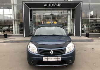 Подержанный автомобиль Renault Sandero 2011 года (2 фото)