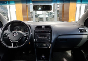 Подержанный автомобиль Volkswagen Polo Sedan 2018 года (11 фото)
