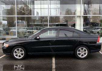 Подержанный автомобиль Volvo S60 2007 года (8 фото)