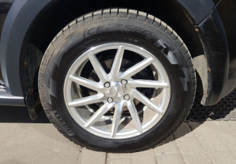 Подержанный автомобиль Renault Sandero 2011 года (12 фото)