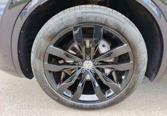 Подержанный автомобиль Volkswagen Touareg 2020 года (10 фото)