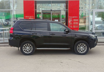 Подержанный автомобиль Toyota Land Cruiser Prado 2019 года (4 фото)