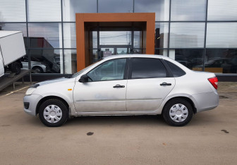 Подержанный автомобиль LADA (ВАЗ) Granta Sedan 2017 года (8 фото)