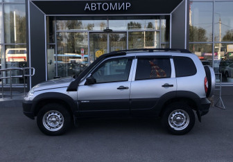 Подержанный автомобиль Chevrolet Niva 2018 года (8 фото)