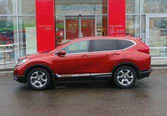 Подержанный автомобиль Honda CR-V 2018 года (8 фото)