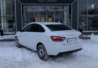 Подержанный автомобиль LADA (ВАЗ) Vesta Sedan 2018 года (7 фото)