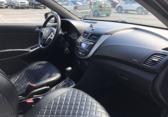 Подержанный автомобиль Hyundai Solaris Sedan 2013 года (9 фото)