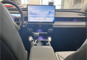 Новый Toyota RAV4 2025 (10 фото)