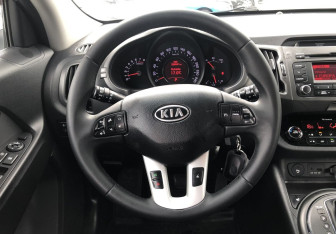 Подержанный автомобиль Kia Sportage 2012 года (12 фото)