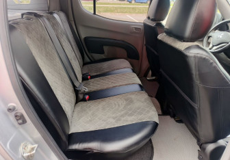 Подержанный автомобиль Mitsubishi L200 2011 года (15 фото)