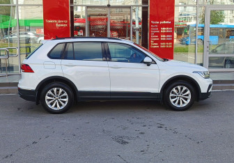 Подержанный автомобиль Volkswagen Tiguan 2020 года (4 фото)