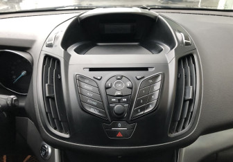 Подержанный автомобиль Ford Kuga 2016 года (15 фото)