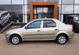 Подержанный автомобиль Renault Logan Sedan 2011 года (8 фото)