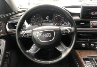 Подержанный автомобиль Audi A6 Sedan 2012 года (12 фото)