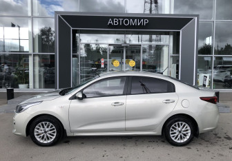 Подержанный автомобиль Kia Rio Sedan 2019 года (8 фото)