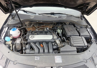 Подержанный автомобиль Volkswagen Passat Sedan 2006 года (11 фото)