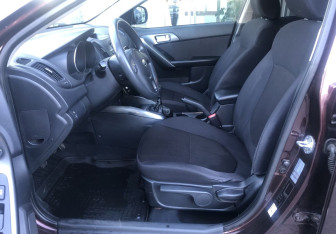 Подержанный автомобиль Kia Cerato Sedan 2011 года (9 фото)