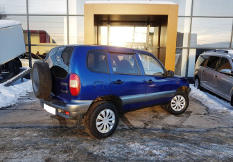 Подержанный автомобиль Chevrolet Niva 2006 года (5 фото)