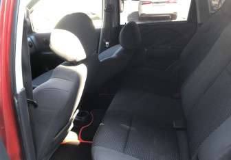 Подержанный автомобиль Chevrolet Aveo Hatchback 2006 года (11 фото)