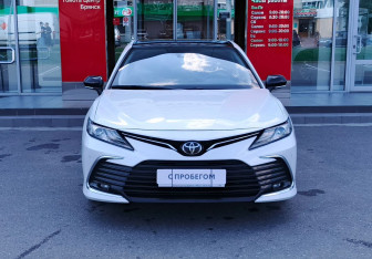 Подержанный автомобиль Toyota Camry Sedan 2022 года (2 фото)
