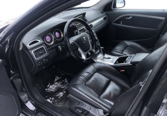 Подержанный автомобиль Volvo S80 2012 года (9 фото)