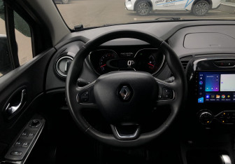 Подержанный автомобиль Renault Kaptur 2018 года (12 фото)