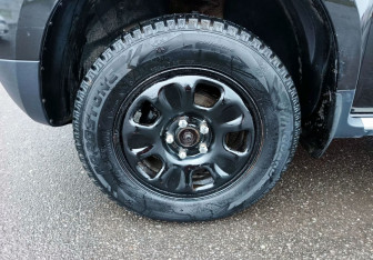 Подержанный автомобиль Renault Duster 2012 года (10 фото)