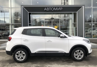 Подержанный автомобиль Chery Tiggo 4 Pro 2023 года (4 фото)