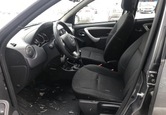 Подержанный автомобиль Nissan Terrano 2021 года (9 фото)