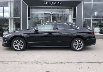 Подержанный автомобиль Hyundai Sonata 2020 года (8 фото)