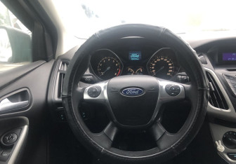 Подержанный автомобиль Ford Focus Sedan 2012 года (12 фото)
