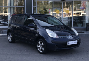 Подержанный автомобиль Nissan Note 2007 года (3 фото)