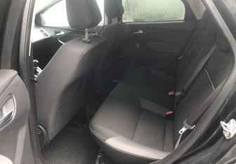 Подержанный автомобиль Ford Focus Sedan 2012 года (11 фото)