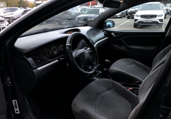 Подержанный автомобиль Citroen C5 Liftback 2006 года (9 фото)