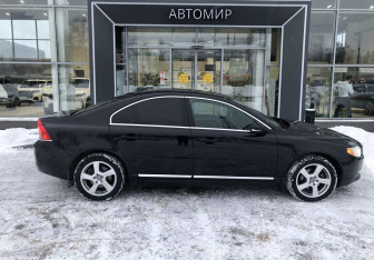 Подержанный автомобиль Volvo S80 2012 года (4 фото)