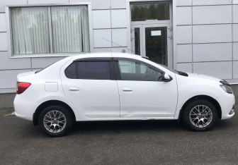 Подержанный автомобиль Renault Logan Sedan 2015 года (4 фото)